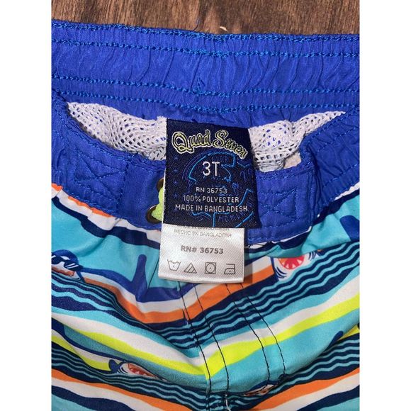 Toddler Boys Quad Seven of 2 Piece Swim Set 3T Swim Trunks and Rash Guard - Picture 6 of 12